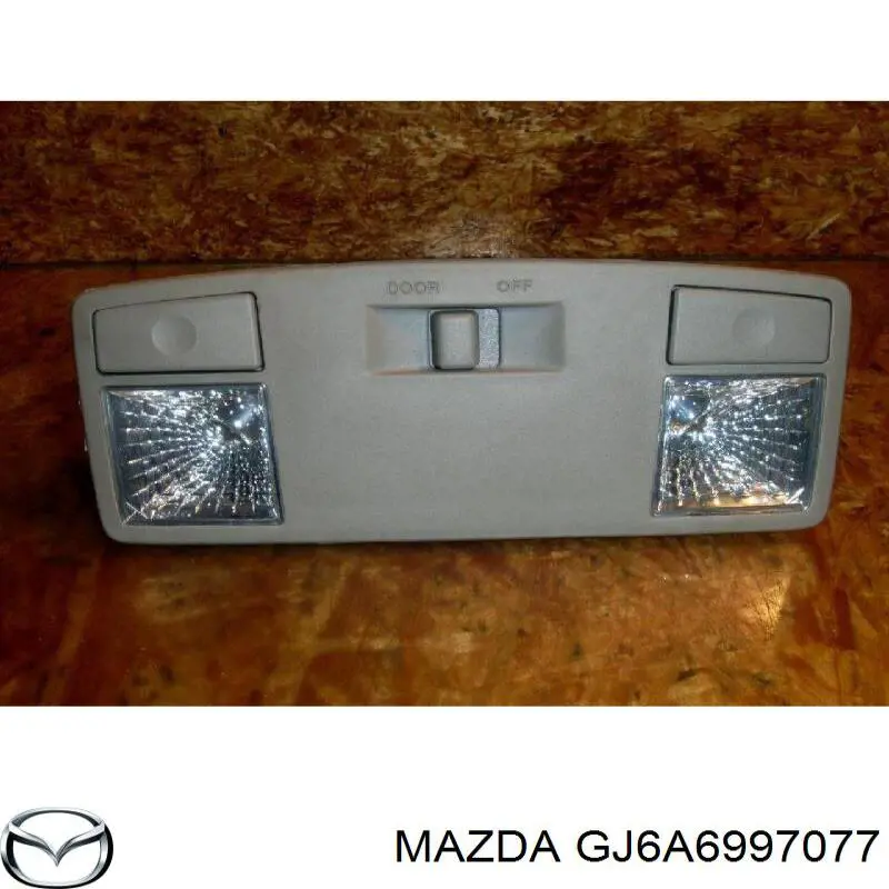 Luz de techo interior (cabina) Mazda GJ6A6997077 precio, desde 36,30 EUR