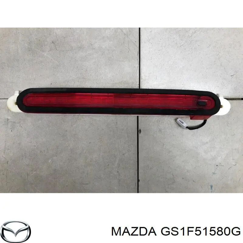 GS1F51580G Mazda luz de freno adicional