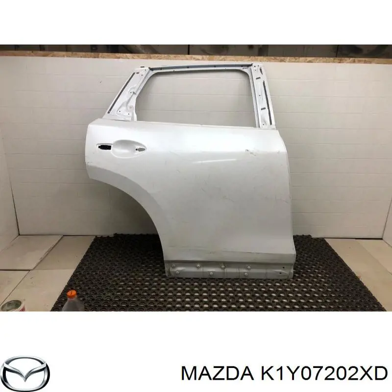 K1Y07202XD Mazda Puerta trasera derecha