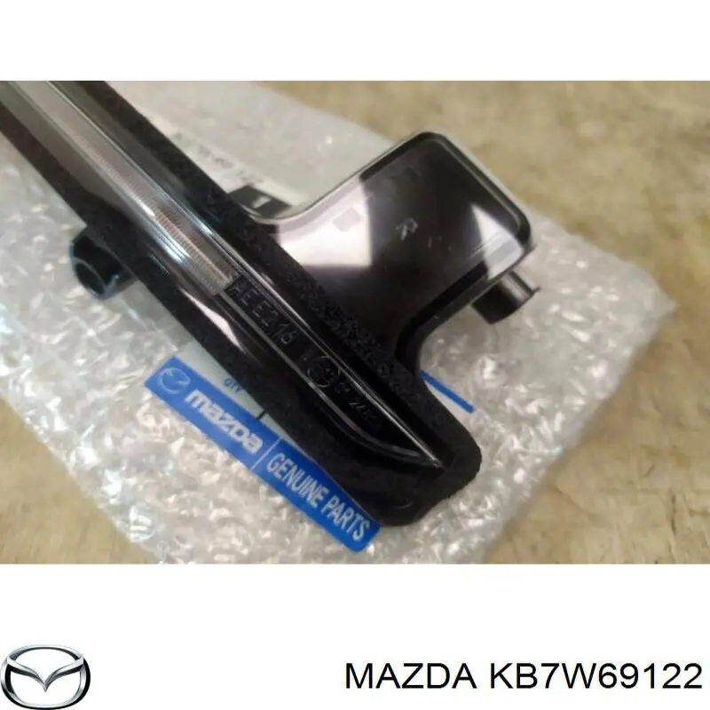 Luz intermitente del espejo retrovisor derecho Mazda KB7W69122 precio, desde 56,13 EUR