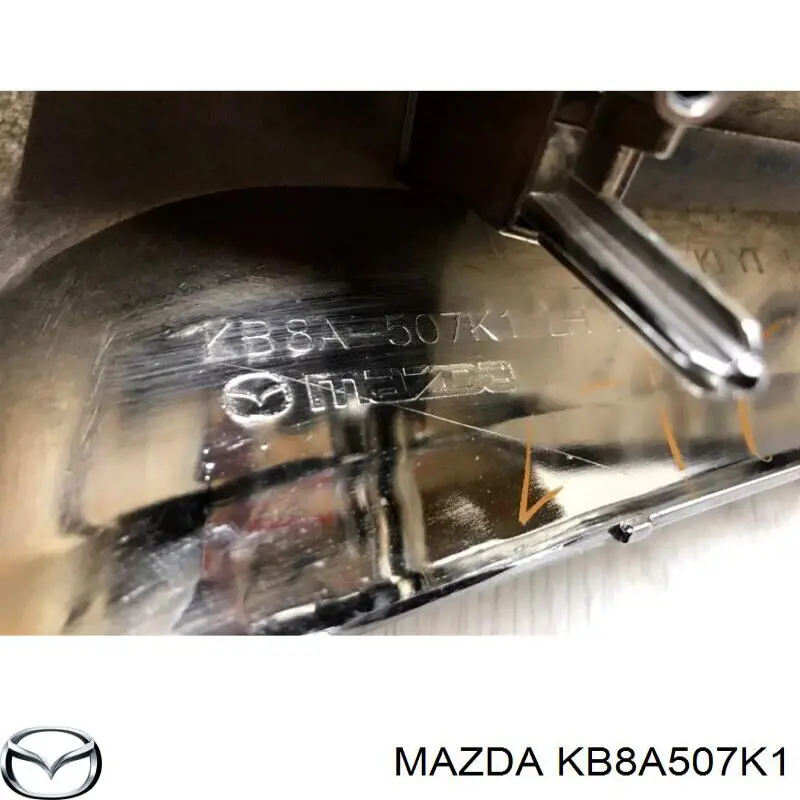 Moldura izquierda de la parrilla del radiador MZ7062202 Prasco