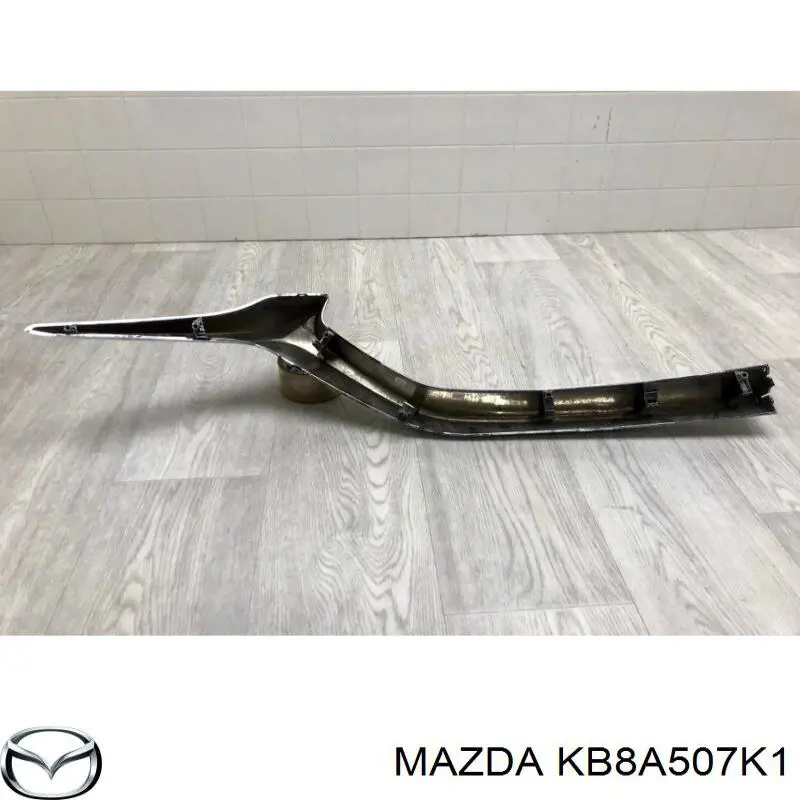 Moldura izquierda de la parrilla del radiador Prasco MZ7062202
