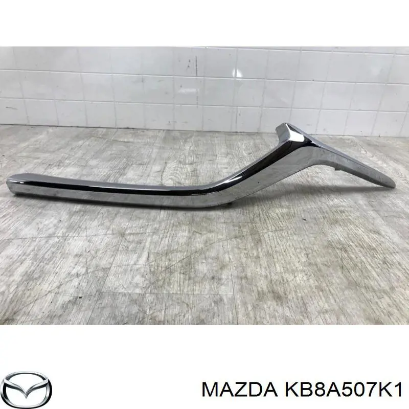 KB8A507K1 Mazda moldura de rejilla de radiador izquierda
