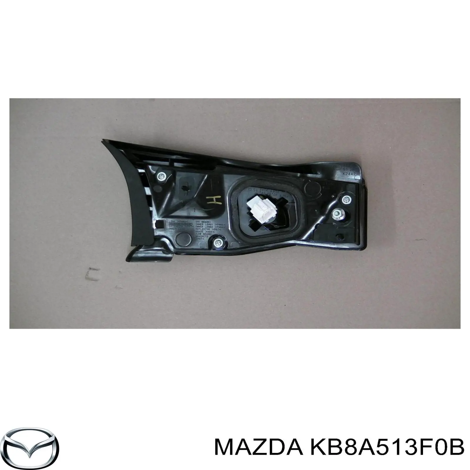 KB8A513F0B Mazda Piloto trasero interior derecho