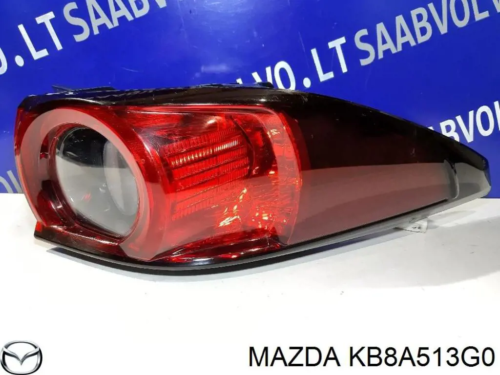 KB8A513G0 Mazda piloto trasero interior izquierdo