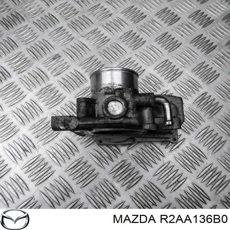 R2AA136B0 Mazda Mariposa de admisión