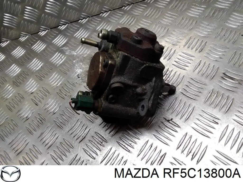 Bomba inyectora RF5C13800A Mazda