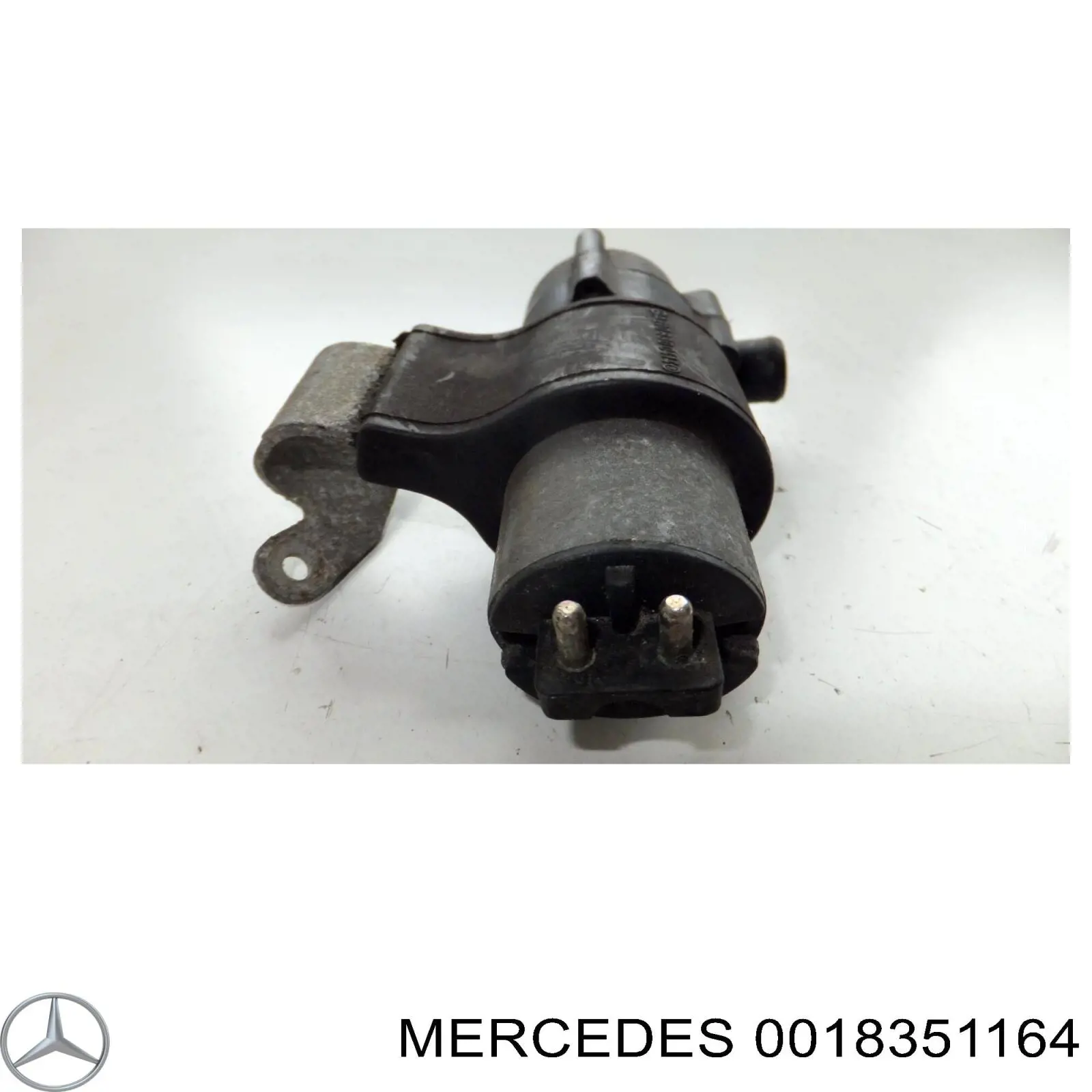 0018351164 Mercedes bomba de agua, adicional eléctrico