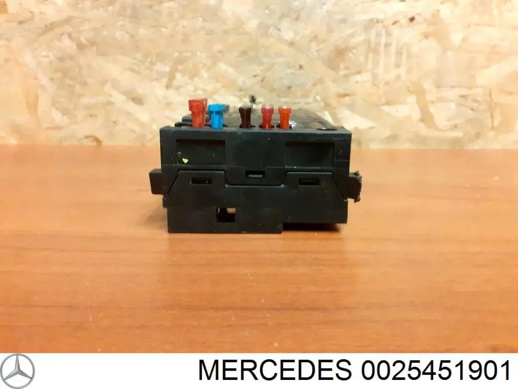 0025451901 Mercedes caja de fusibles