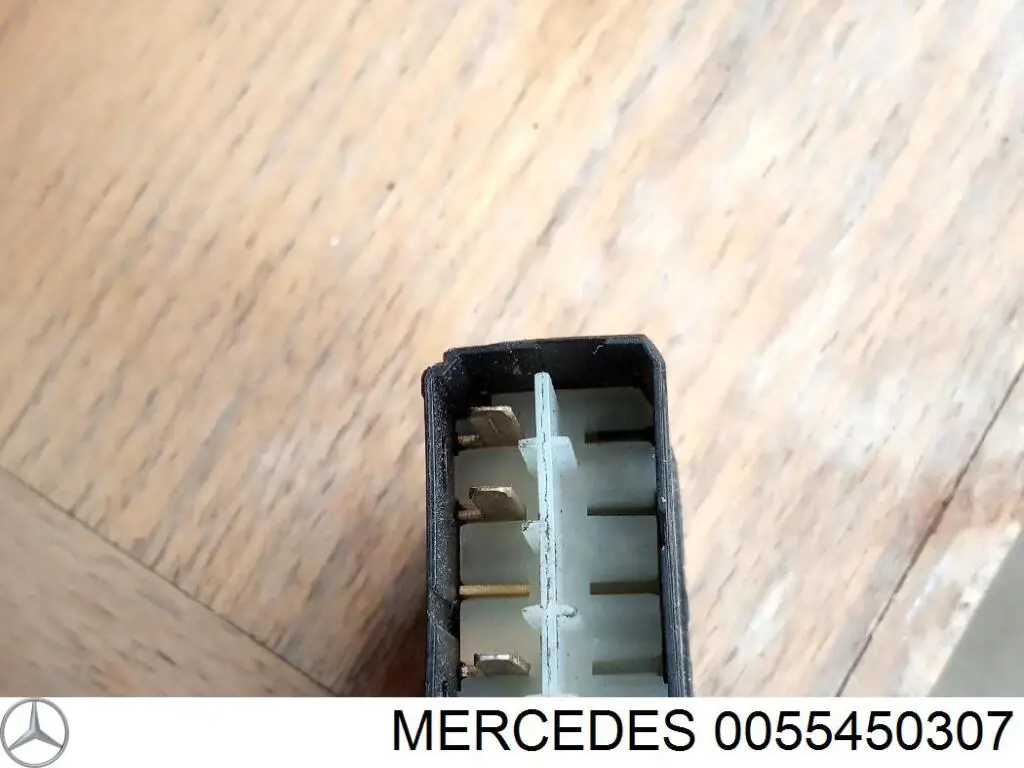 Botón de encendido de la calefacción de la luneta trasera Mercedes 0055450307 precio, desde 26,14 EUR