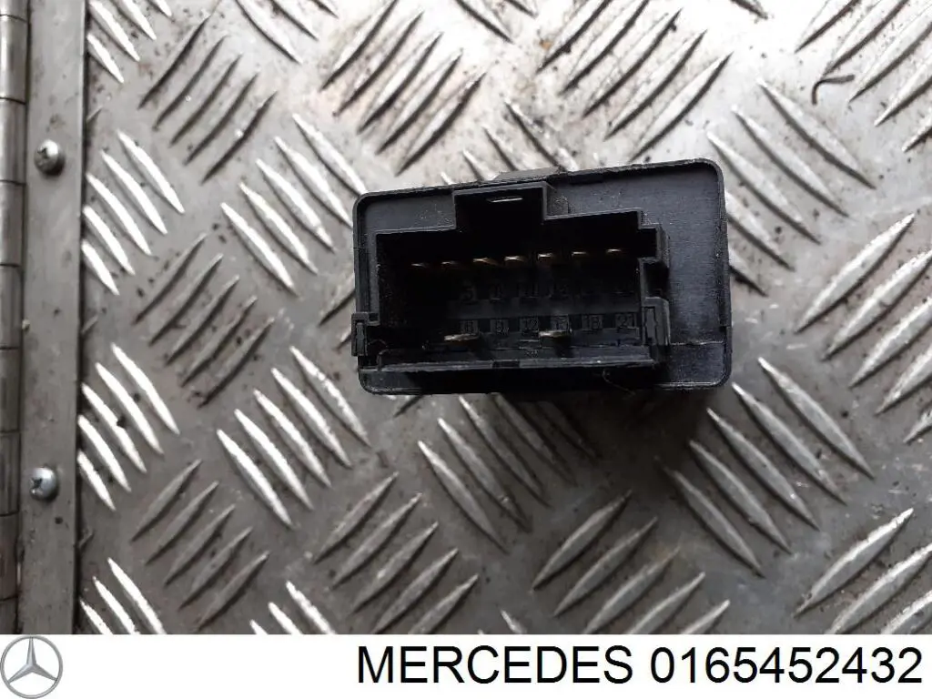 Relé de desempañador de luneta trasera Mercedes 0165452432 precio, desde 15,88 EUR