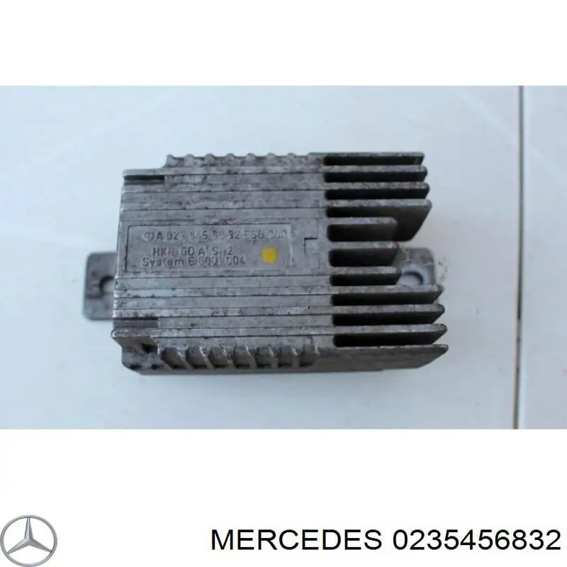 Regulador de velocidad del ventilador de refrigeración (unidad de control) Mercedes 0225456232