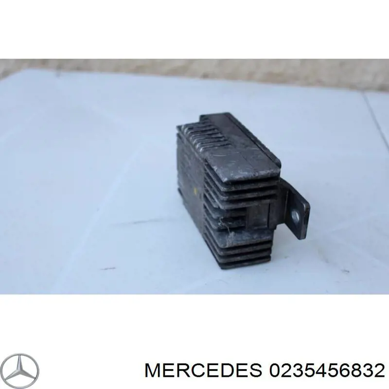 Regulador de velocidad del ventilador de refrigeración (unidad de control) 0255453232 Mercedes