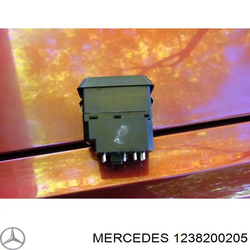 1238200205 Mercedes boton de alarma