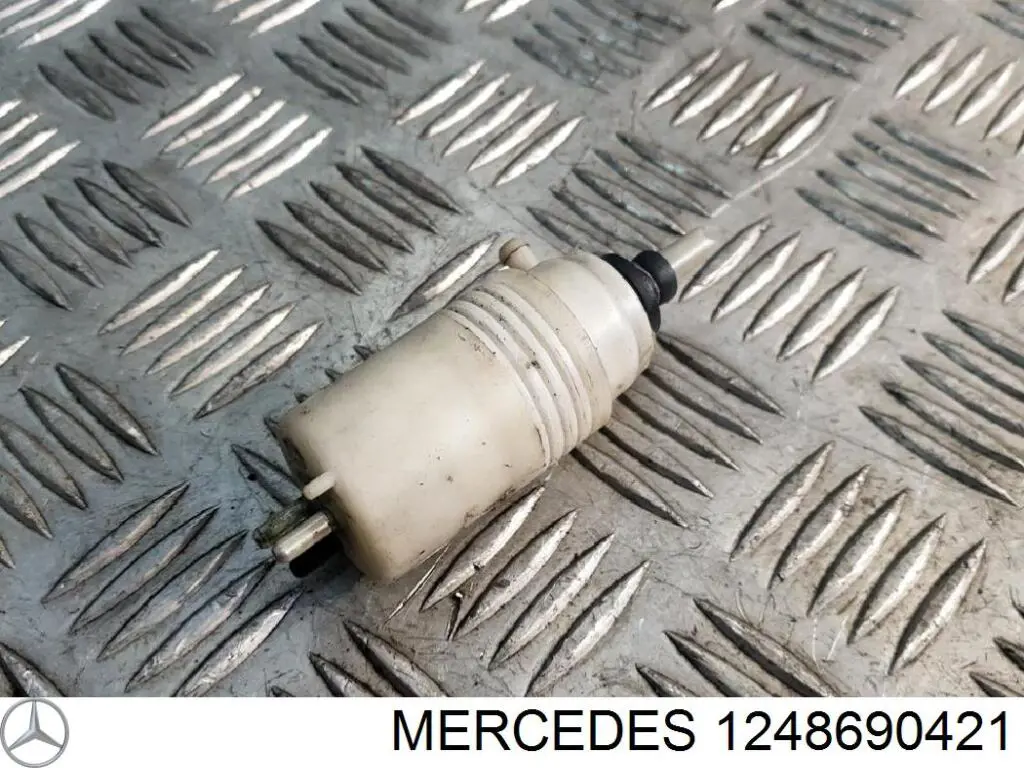 1248690421 Mercedes bomba de limpiaparabrisas delantera