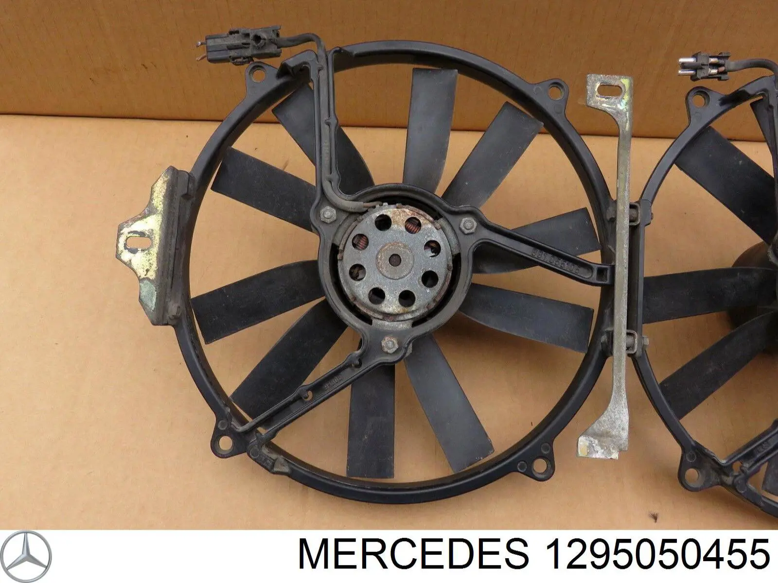 A1295050455 Mercedes Ventilador eléctrico de refrigeración completo izquierdo (motor y hélice)