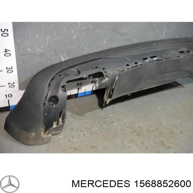 1568852600 Mercedes parachoques trasero, parte inferior