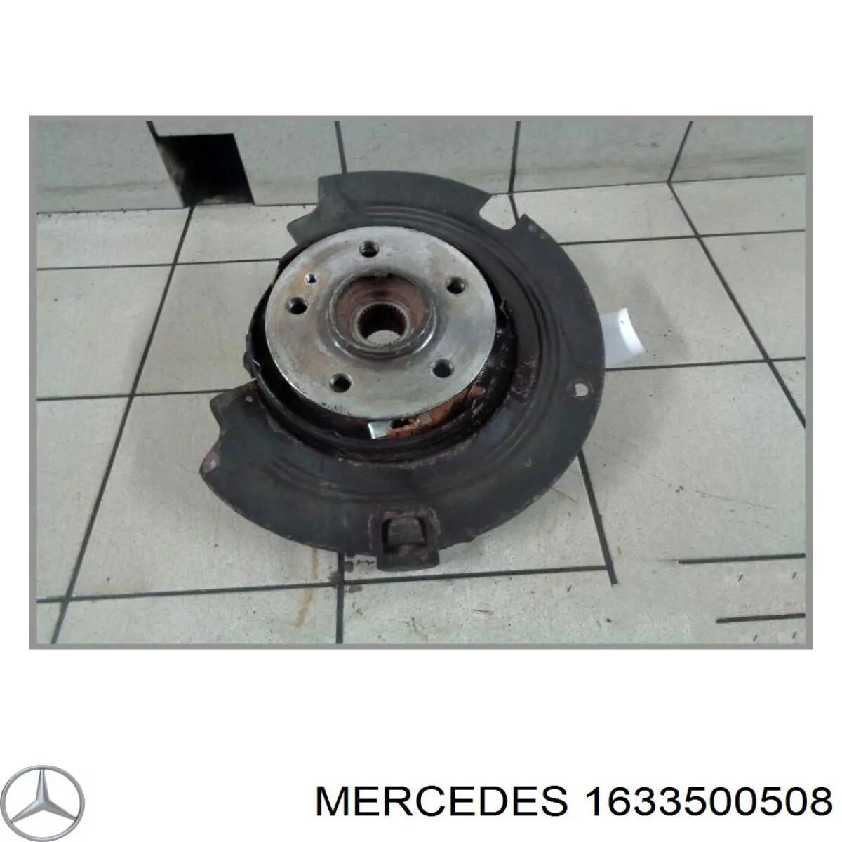 1633500508 Mercedes Mangueta trasera izquierda
