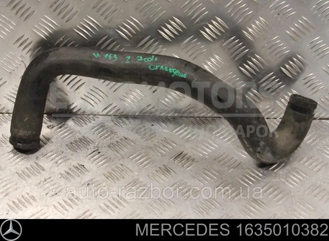 1635010382 Mercedes tubería de radiador arriba