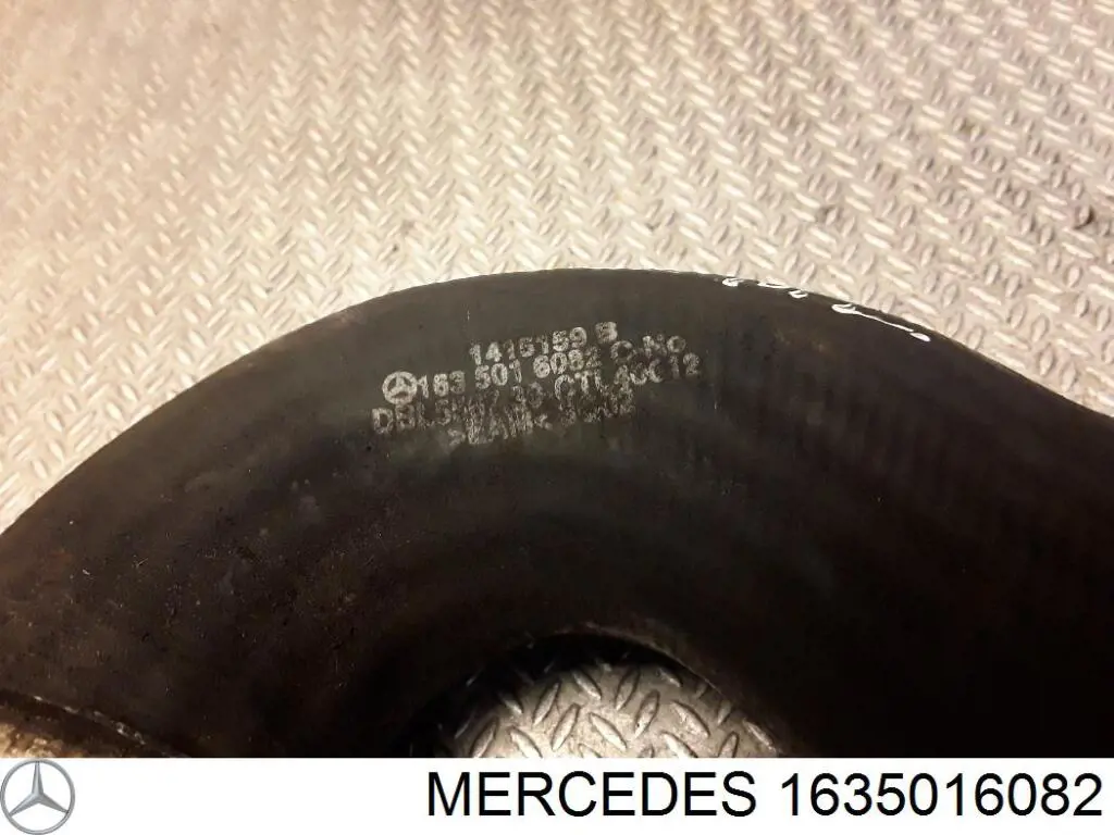 Tubo flexible de aire de sobrealimentación derecho para Mercedes ML/GLE (W163)