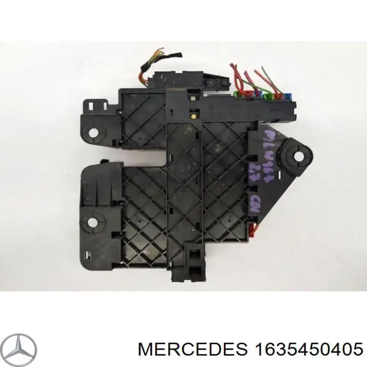 1635450405 Mercedes caja de fusibles