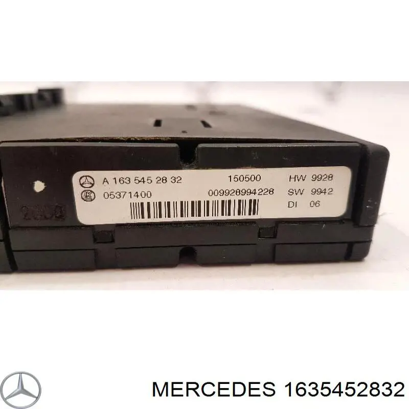 1635452832 Mercedes