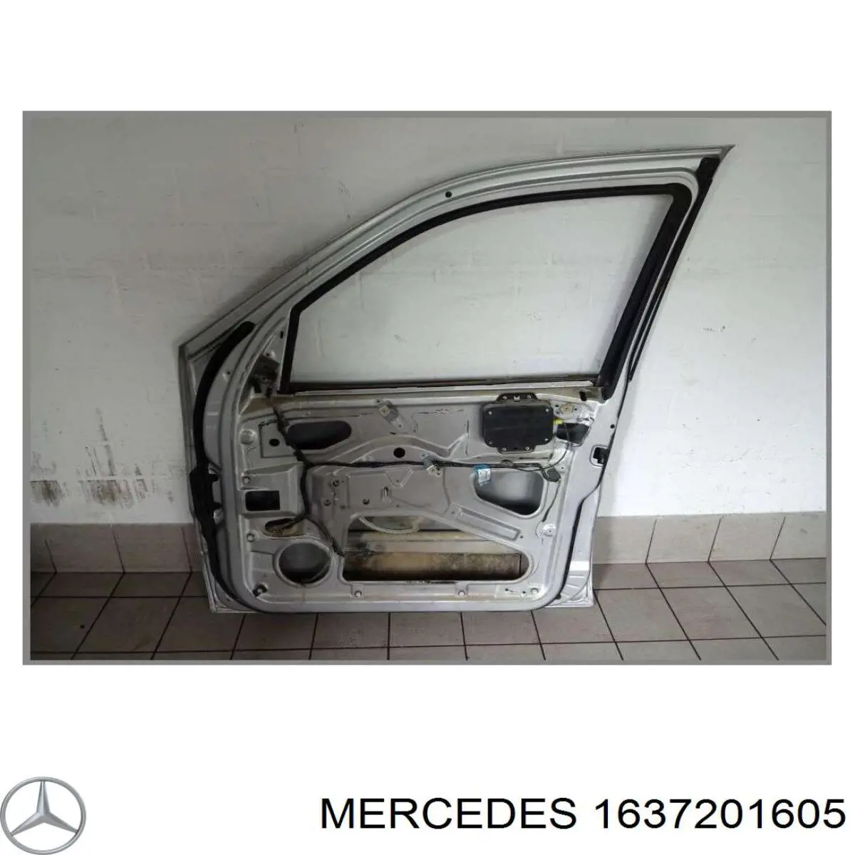 1637201605 Mercedes puerta delantera derecha
