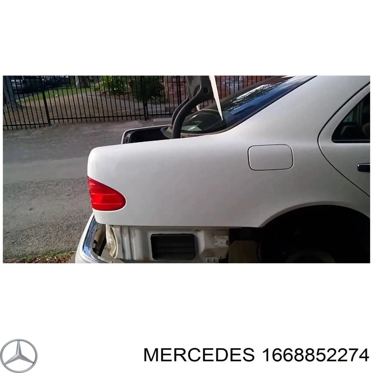 1668852274 Mercedes moldura de parachoques trasero