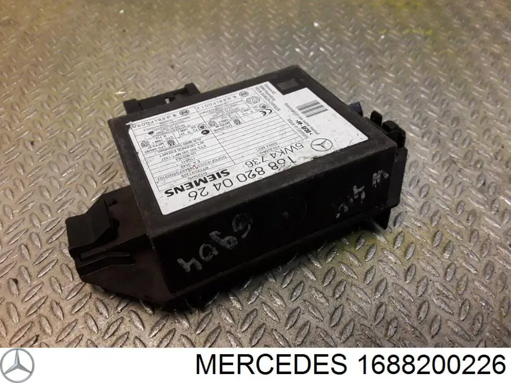 1688200226 Mercedes Piloto trasero derecho