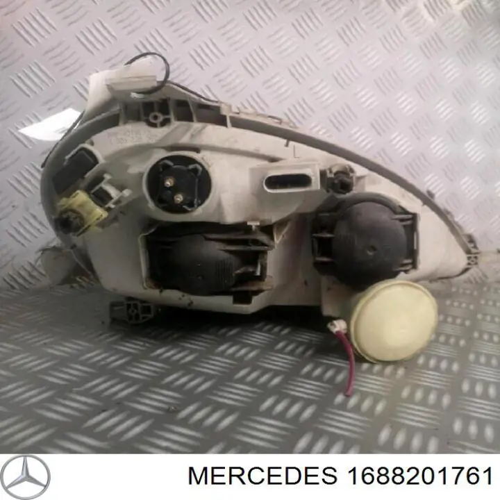Faro izquierdo ME3224904 Prasco