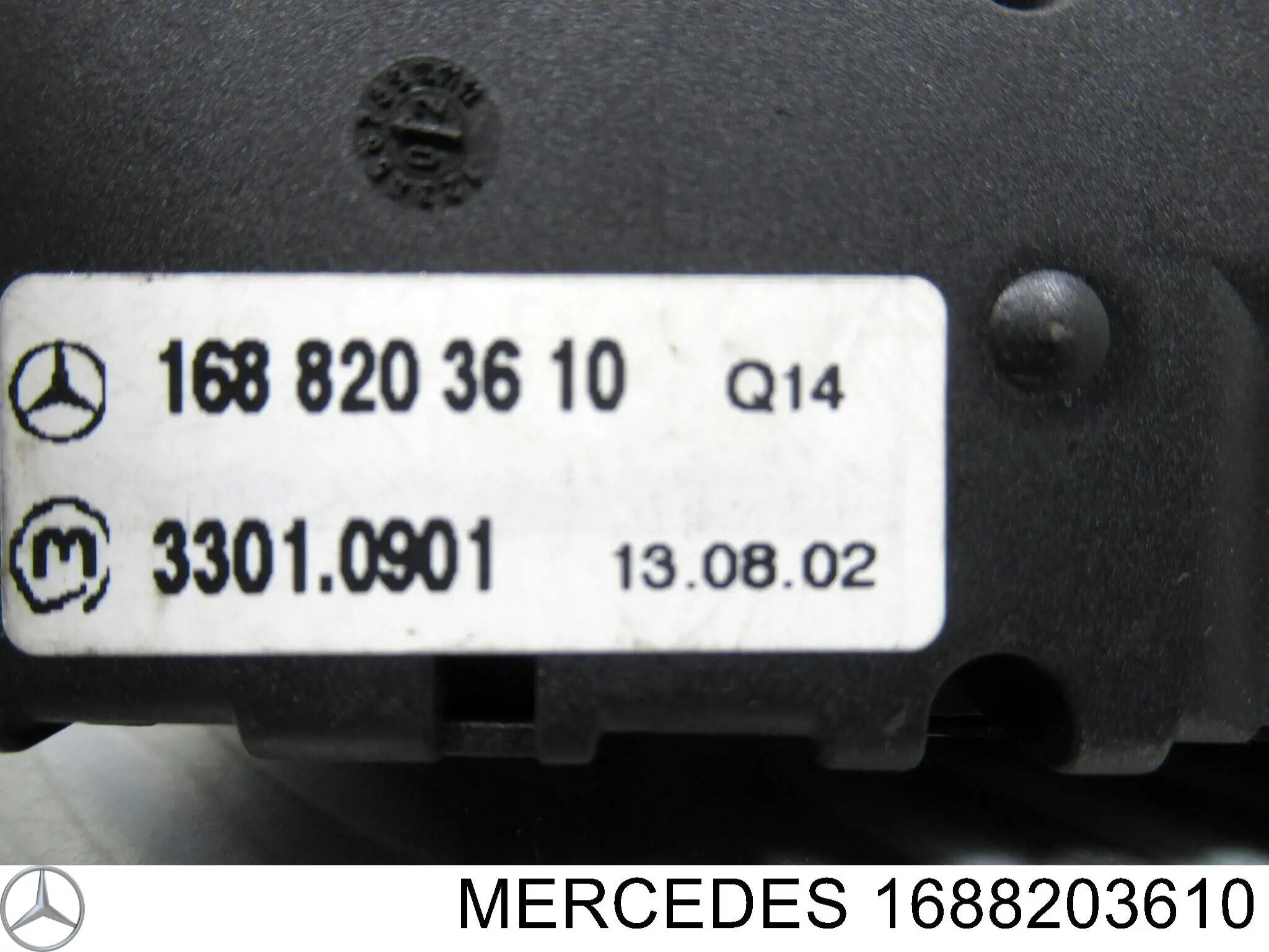 1688203610 Mercedes Bloque de botones de la consola central