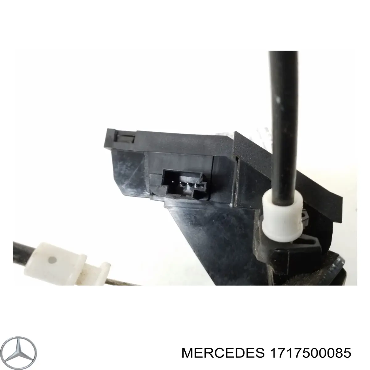 1717500185 Mercedes Cierre del maletero