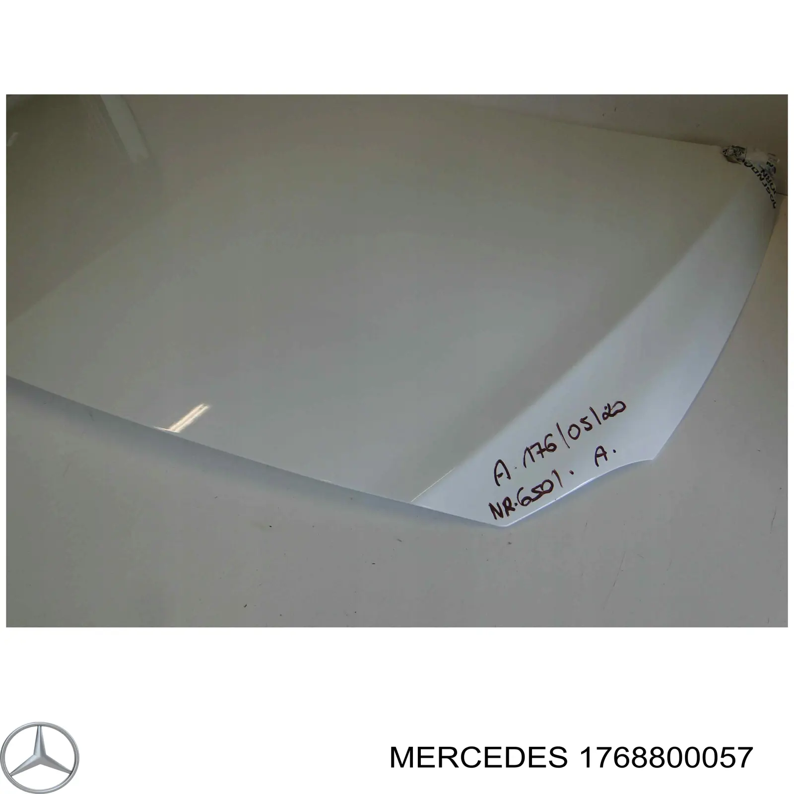 1768800057 Mercedes capó del motor