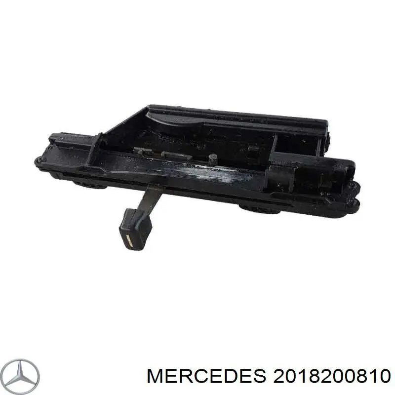 2018200810 Mercedes