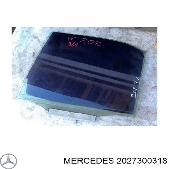 2027300318 Mercedes luna de puerta trasera izquierda