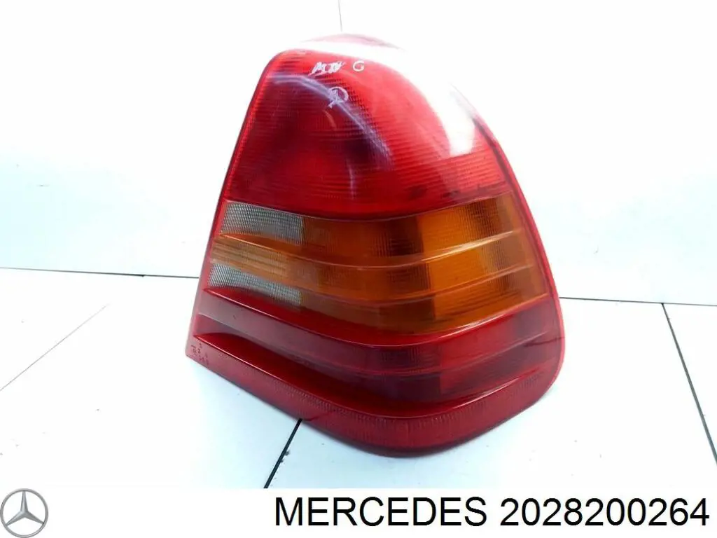 2028200264 Mercedes piloto posterior derecho