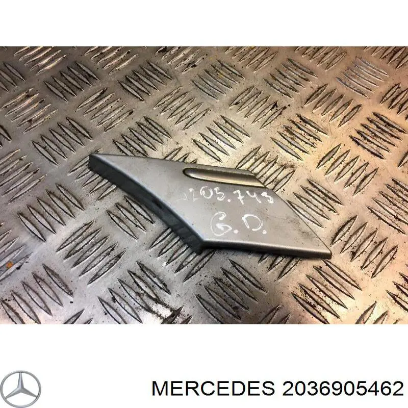 2036905462 Mercedes moldura de guardabarro trasero derecho