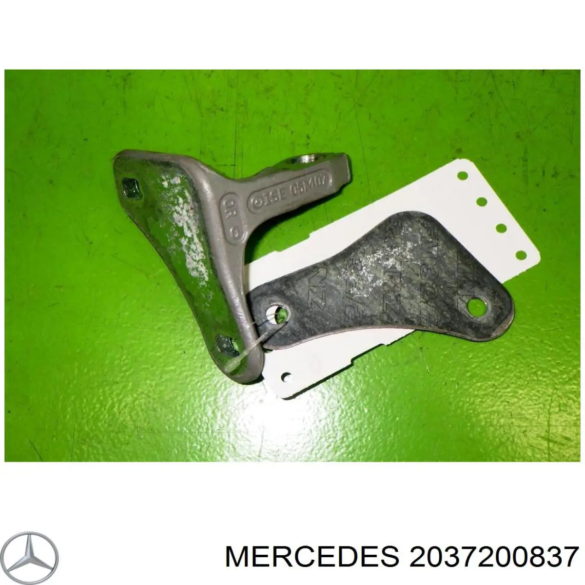 2037200837 Mercedes bisagra de puerta delantera derecha