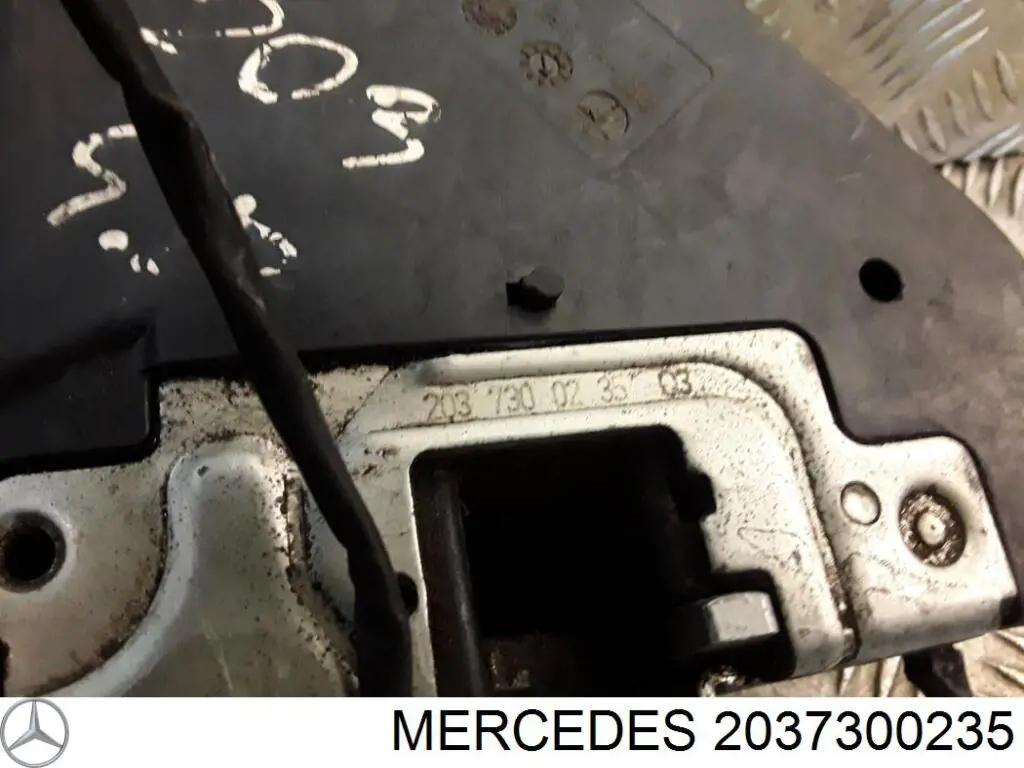 Comprar 2037300235 Mercedes Cerradura de la puerta trasera derecha