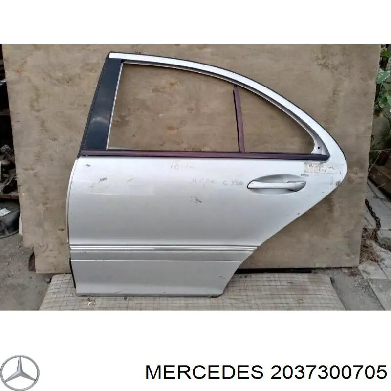 2037300705 Mercedes puerta trasera izquierda