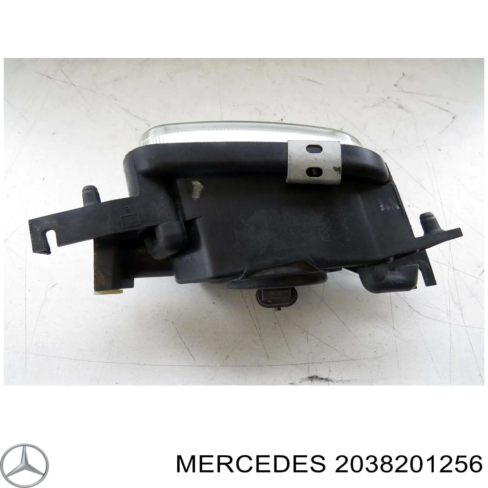 Faro antiniebla derecho Mercedes 2038201256 precio, desde 59,00 EUR