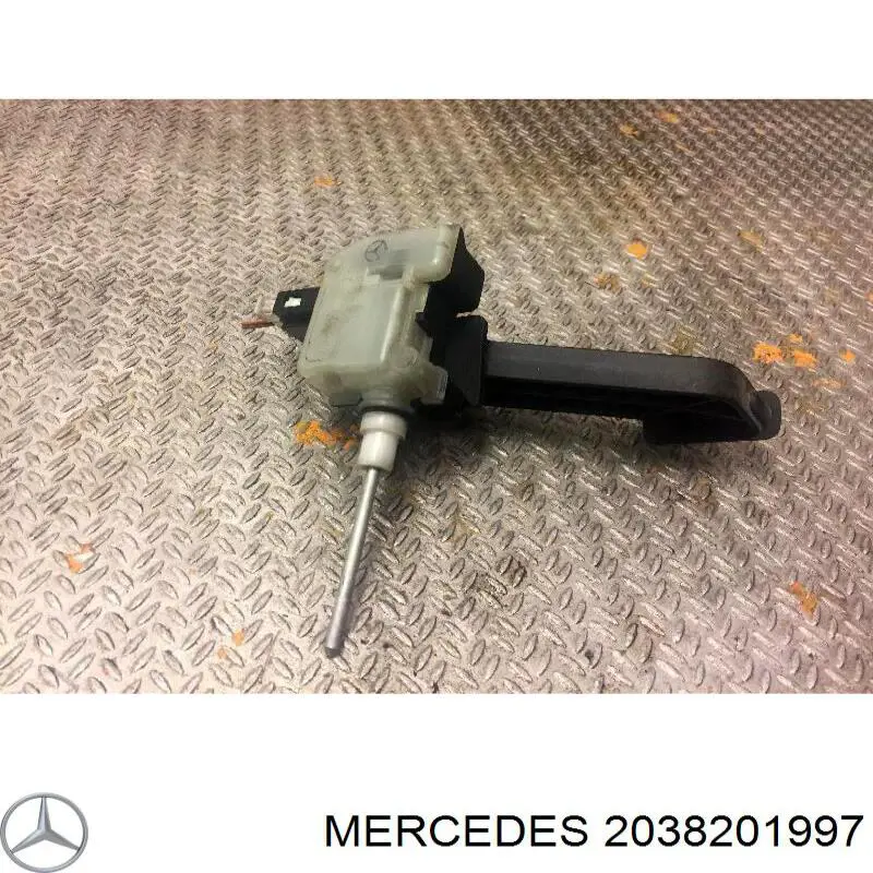 Cerradura de la tapa del depósito de combustible Mercedes 2038201997