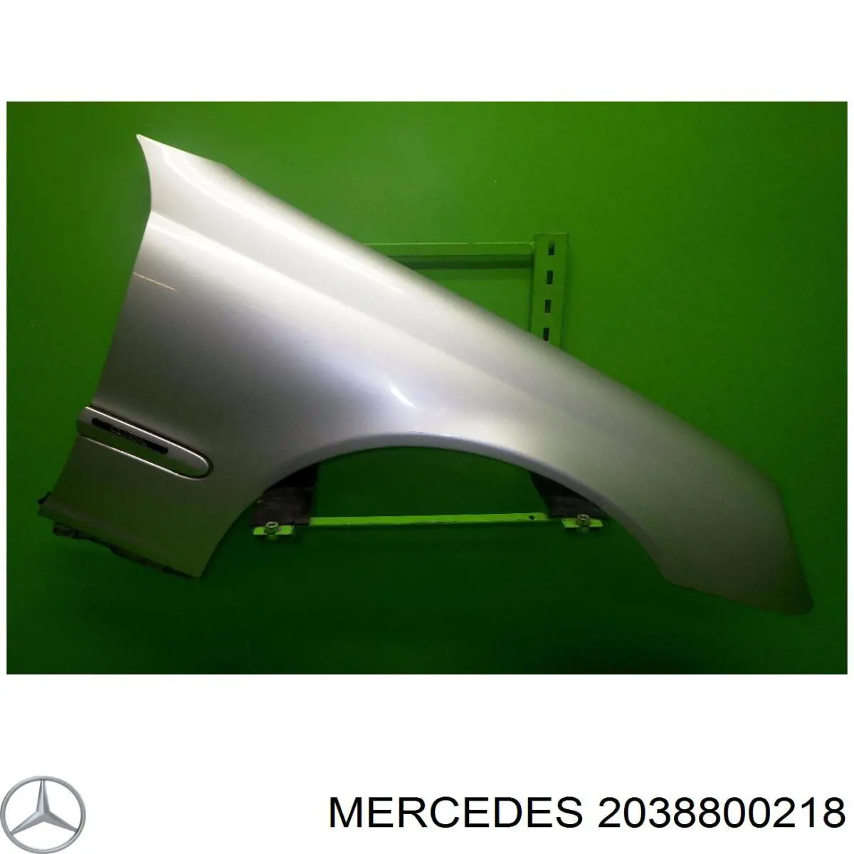 2038800218 Mercedes guardabarros delantero derecho