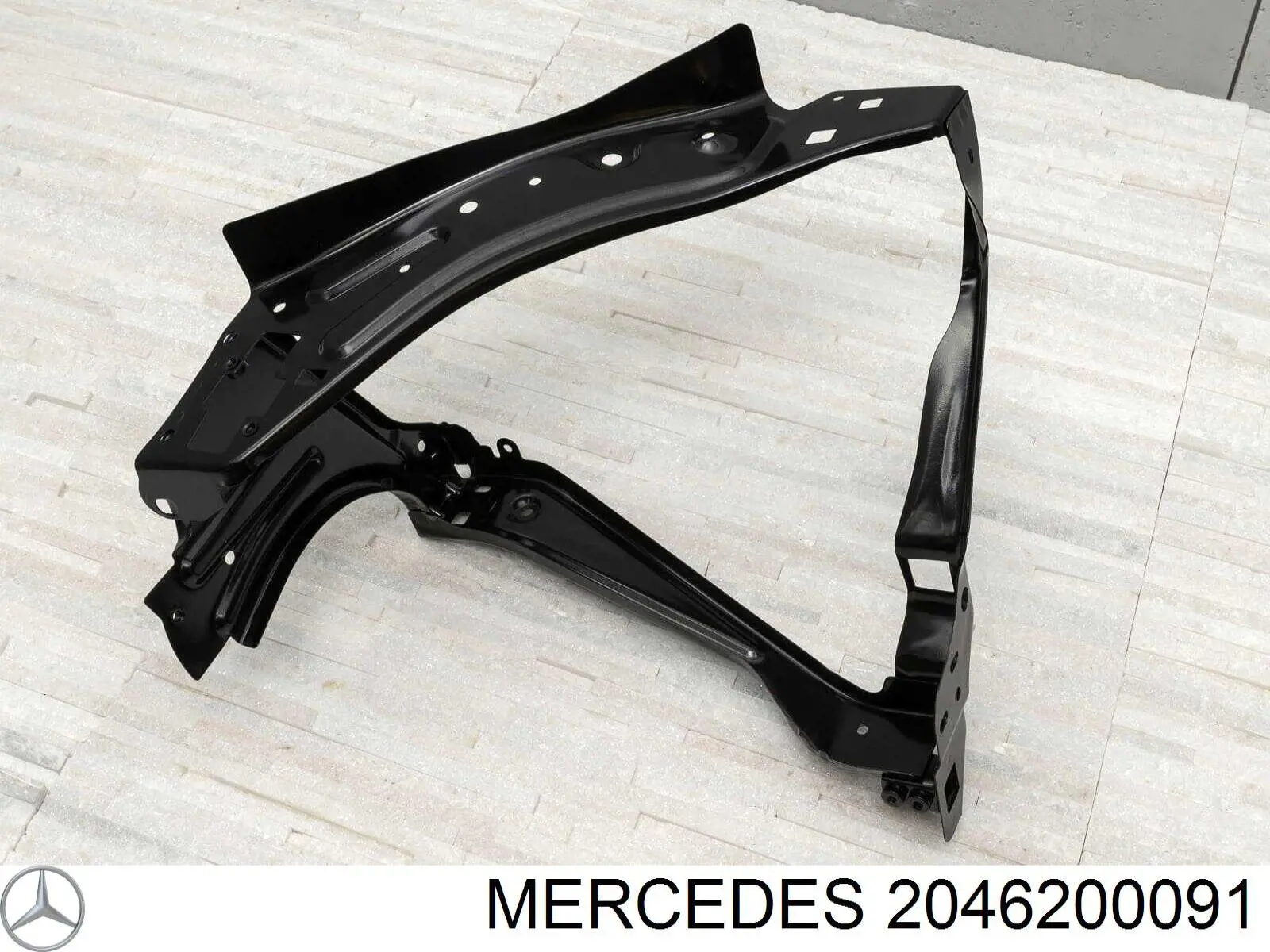 2046200091 Mercedes soporte de radiador izquierdo (panel de montaje para foco)