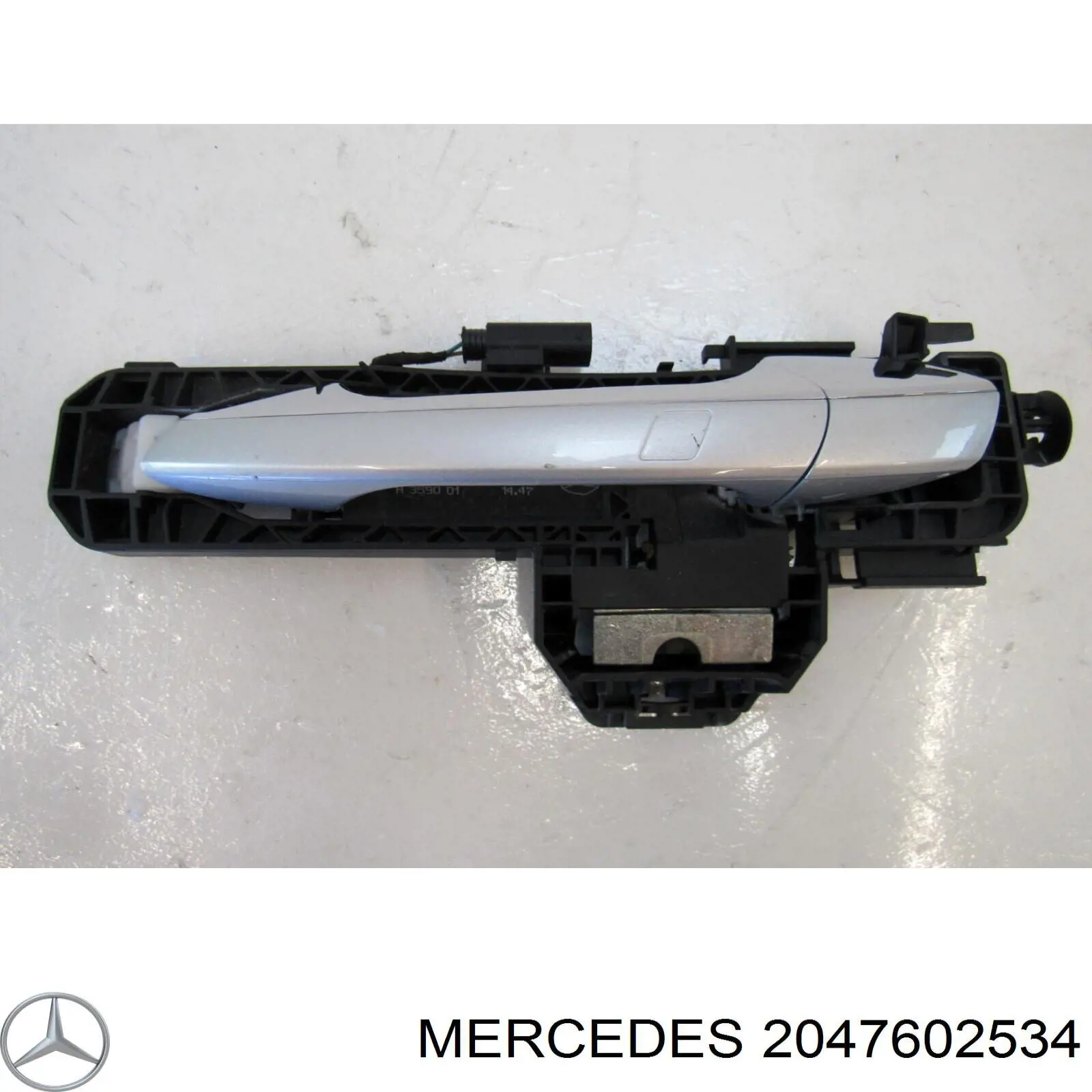 2047602534 Mercedes soporte de manilla exterior de puerta trasera izquierda