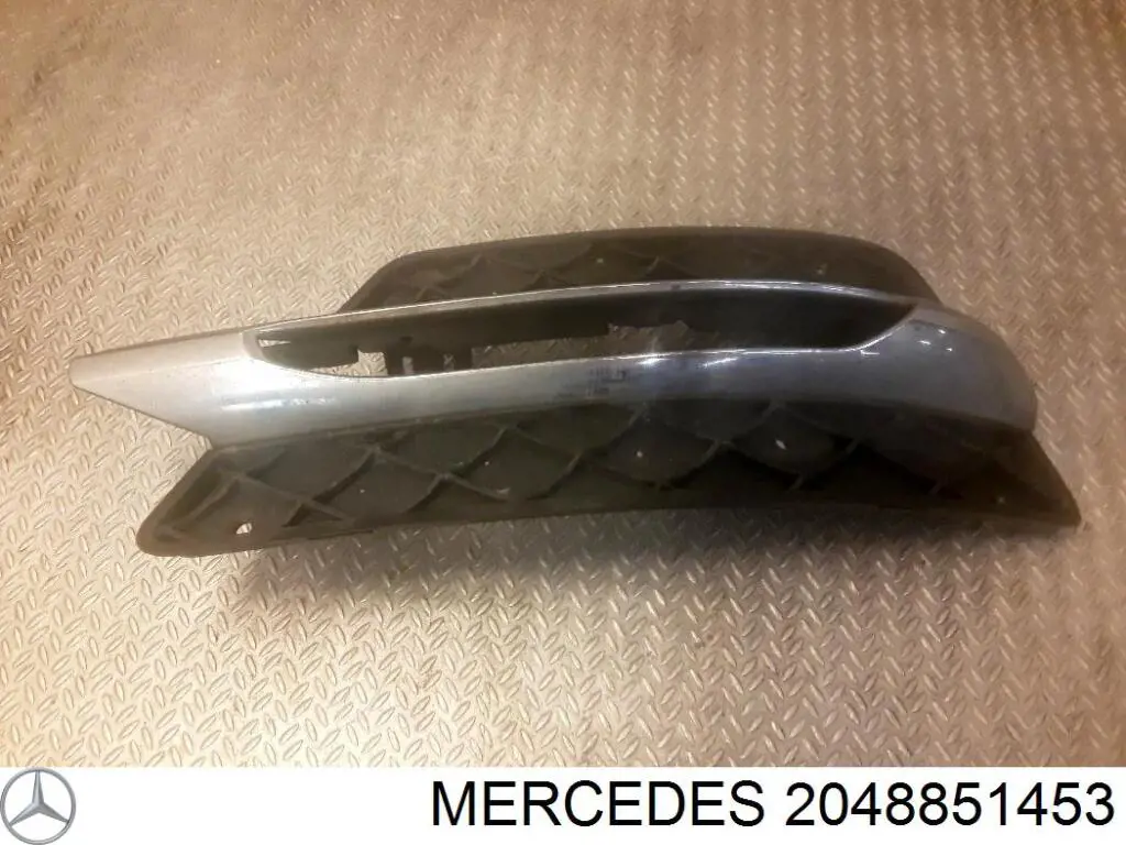 2048851453 Mercedes rejilla de ventilación, parachoques trasero, derecha