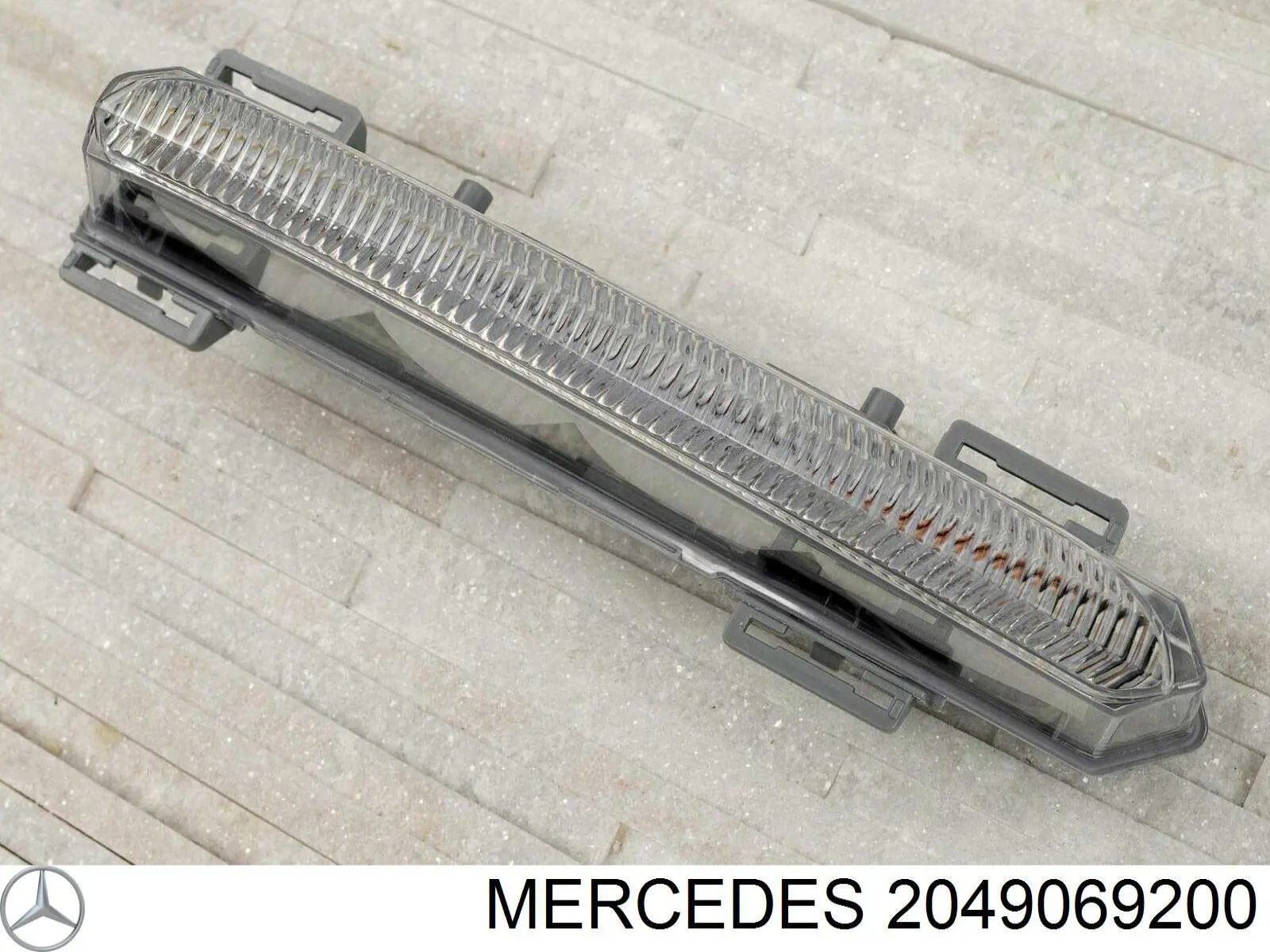 2049069200 Mercedes faro antiniebla izquierdo