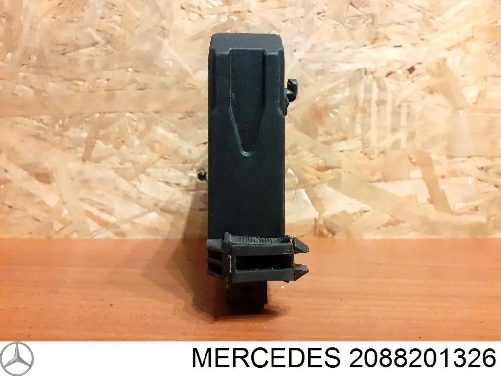 Unidad de confort de la puerta delantera 2088201326 Mercedes