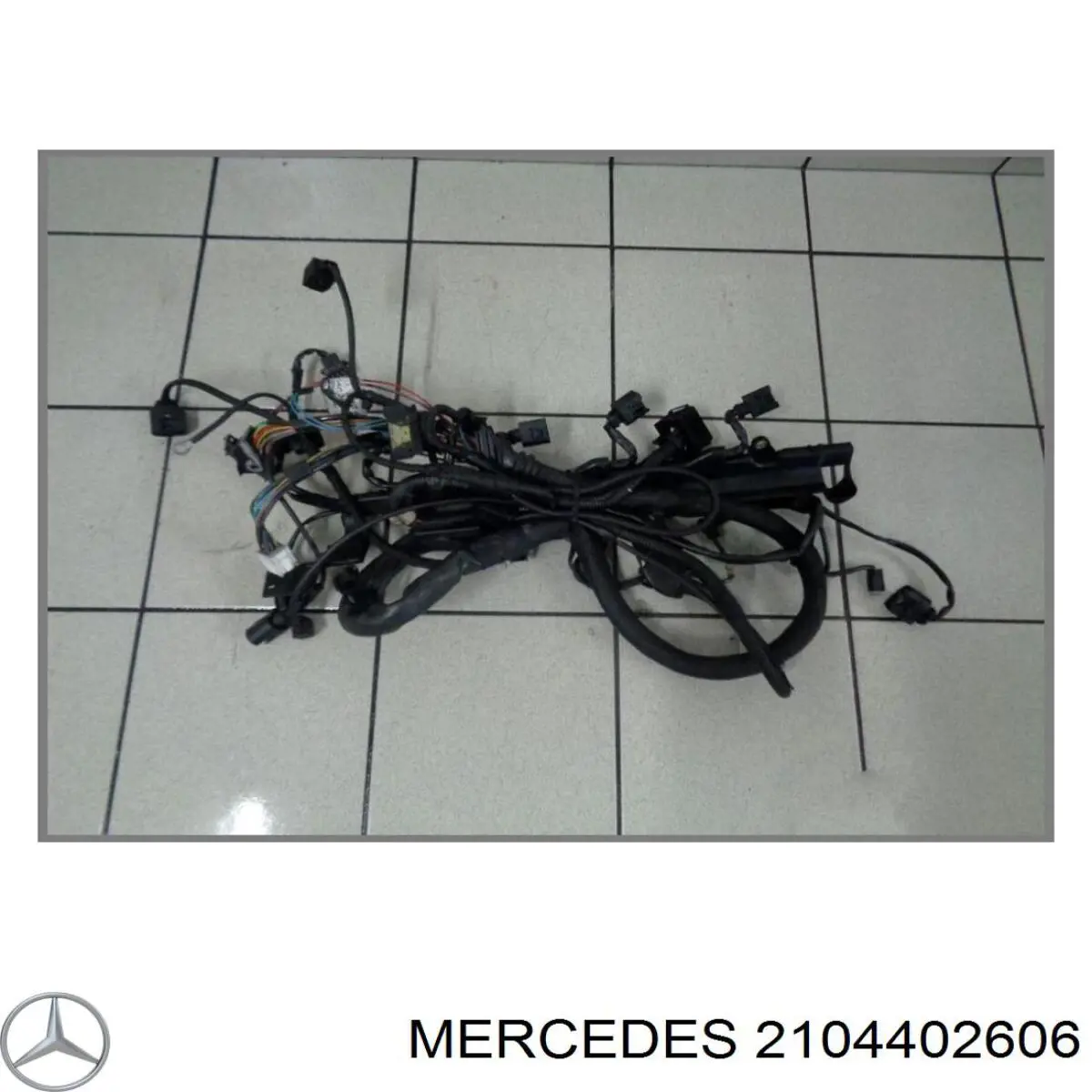 A2104402606 Mercedes mazo de cables del compartimento del motor