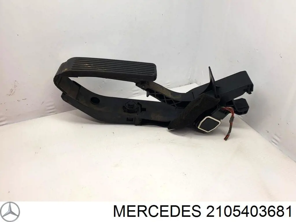 2105403681 Mercedes acelerador del conector (chip)